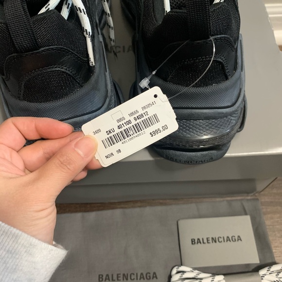 ✅SOLD✅NIB Balenciaga Triple S Dirty Black size 39 - Picture 4 of 10